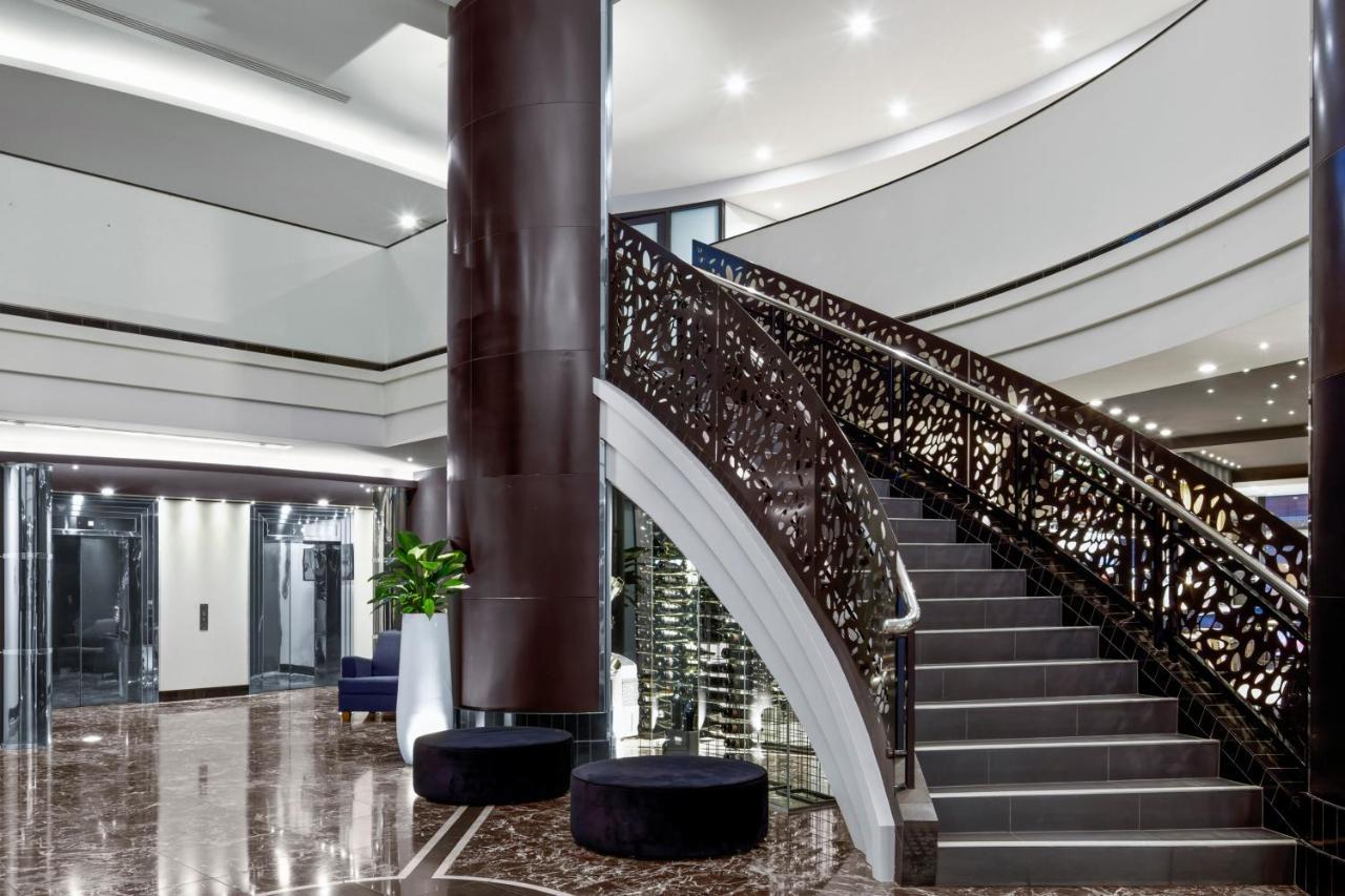 Peppers Waymouth Hotel Adelaide Exterior photo The staircase at the lobby